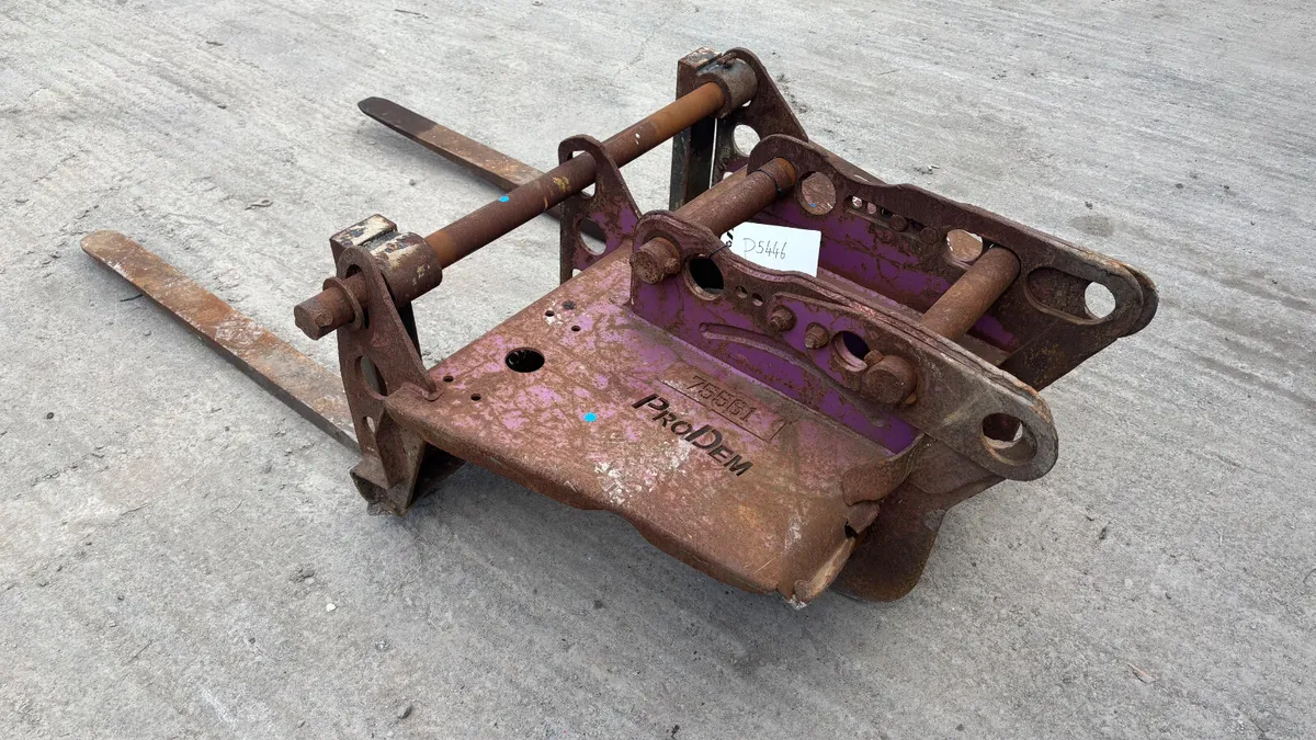 Prodem Pallet Forks to suit excavator 65mm/80mm - Image 4