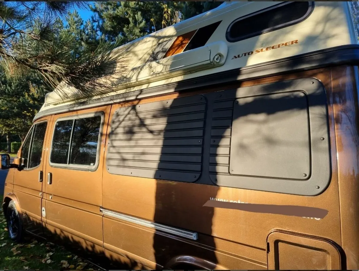 Camper van Ford Transit Restored Vintage - Image 3