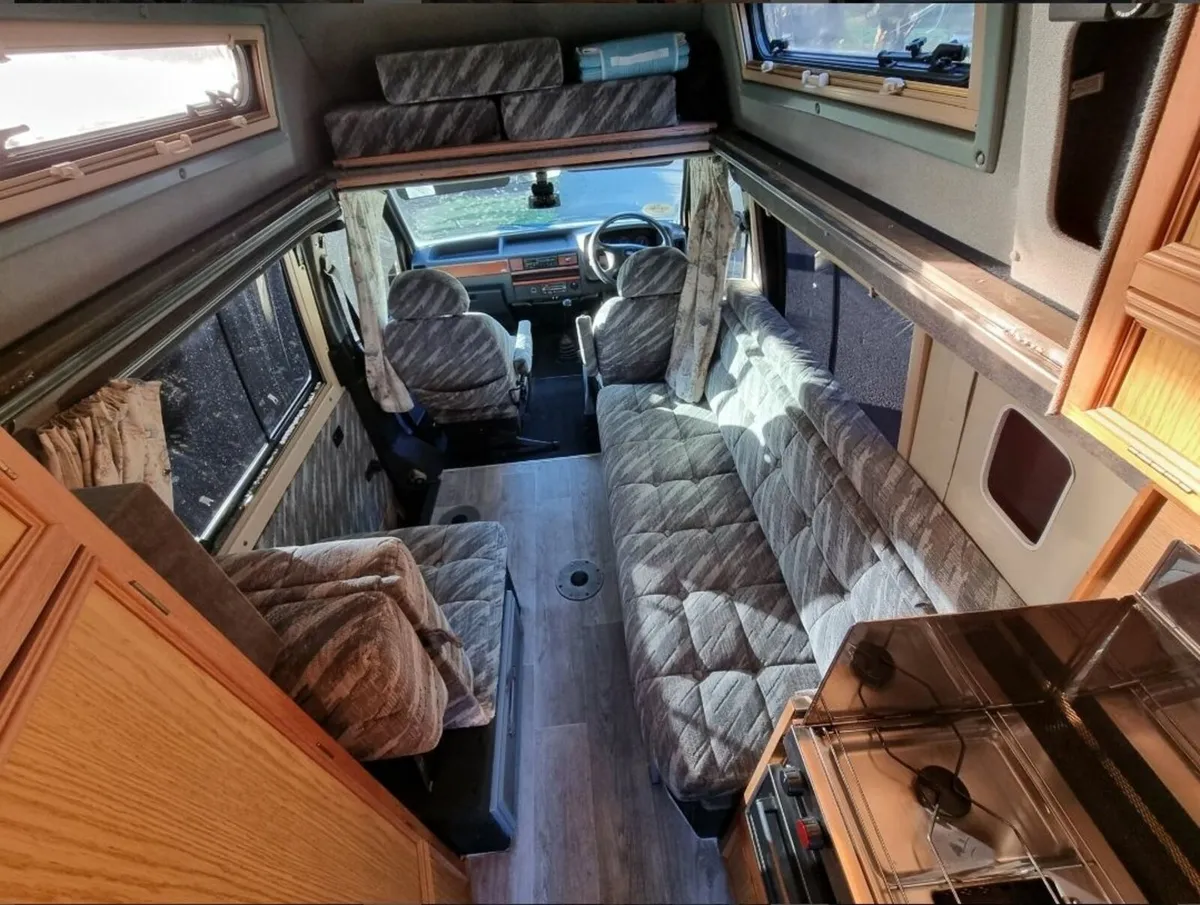 Camper van Ford Transit Restored Vintage - Image 4