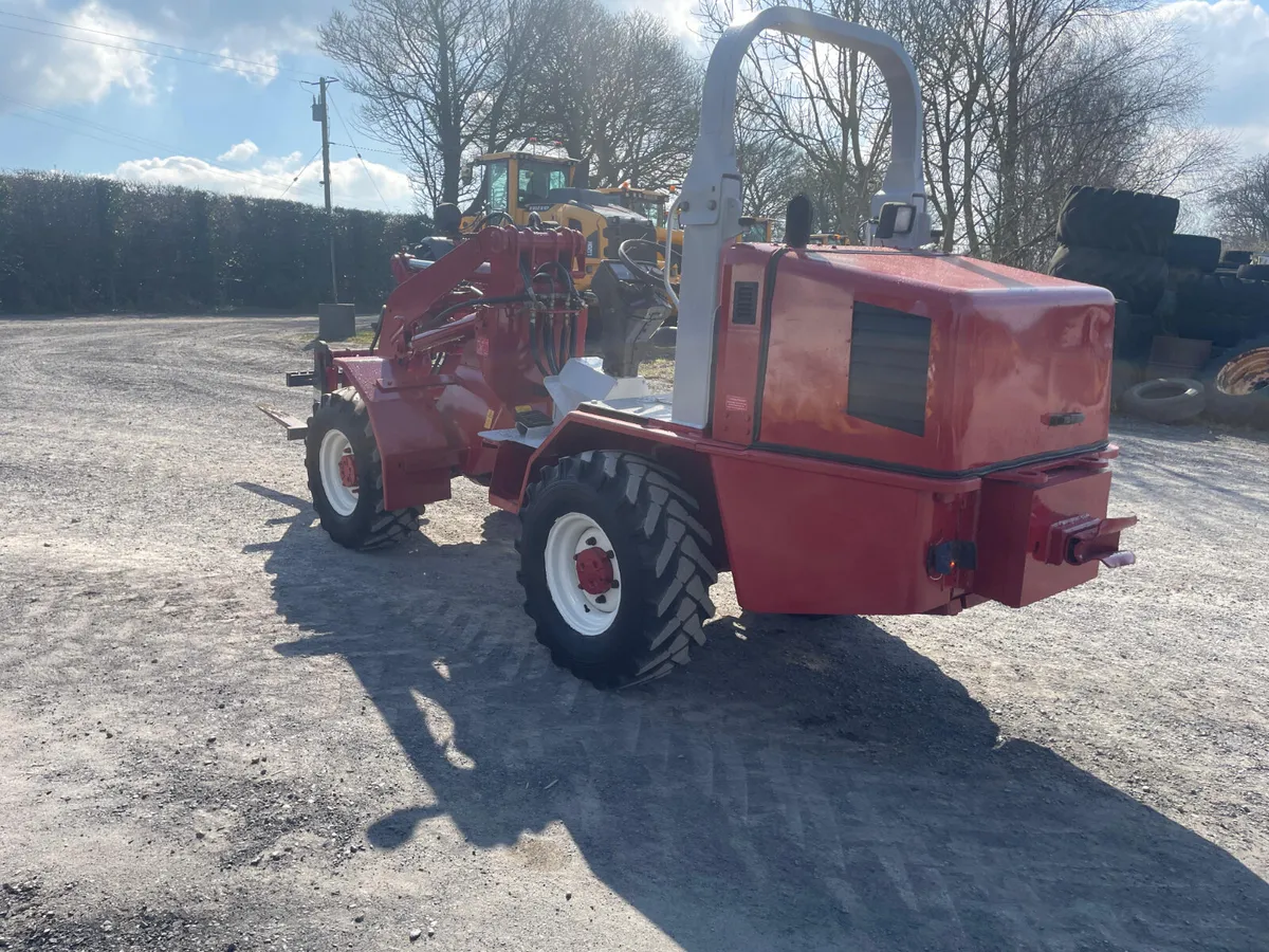 Weidemann 1490 Mini Loading Shovel - Image 2