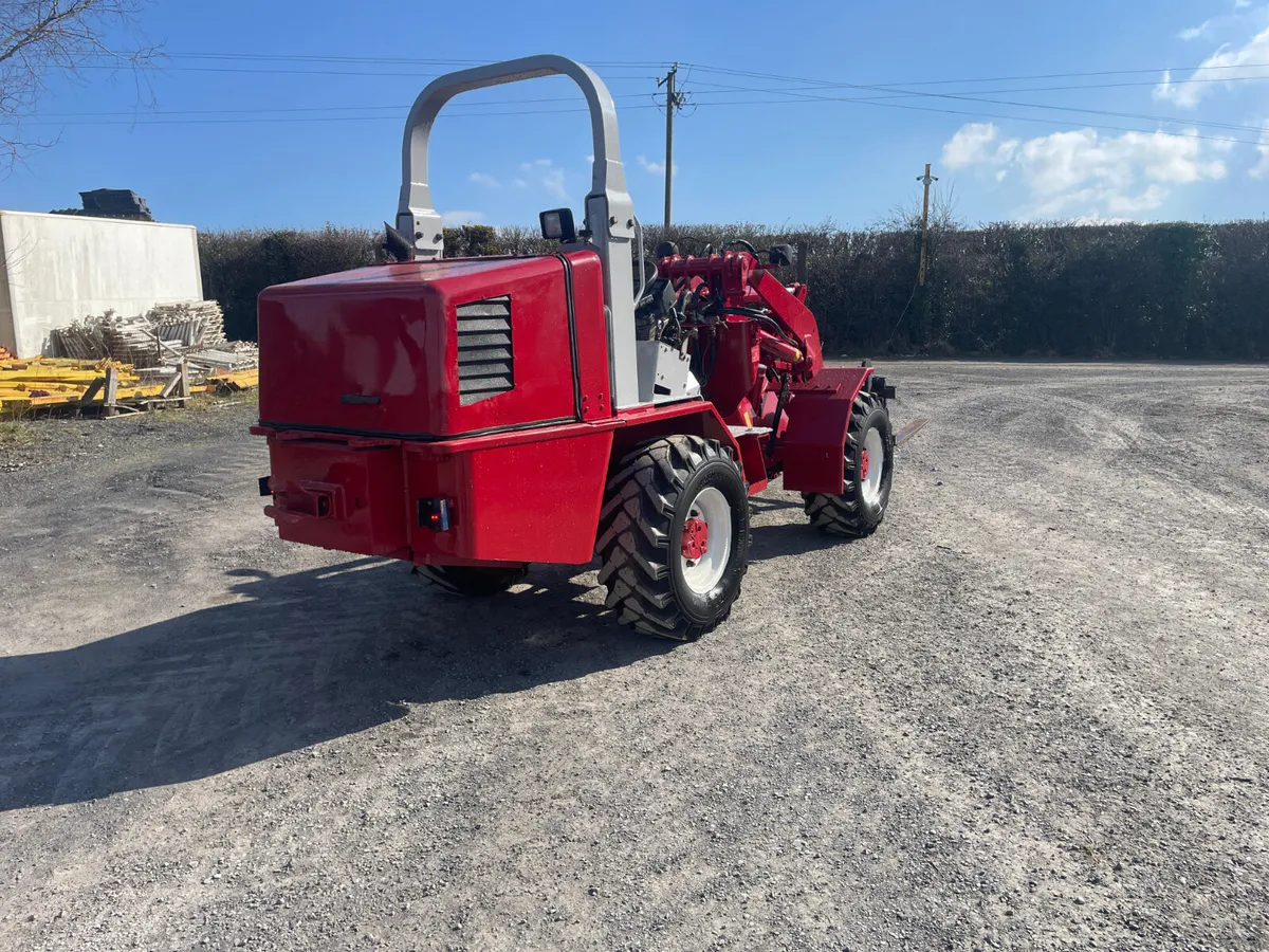 Weidemann 1490 Mini Loading Shovel - Image 3