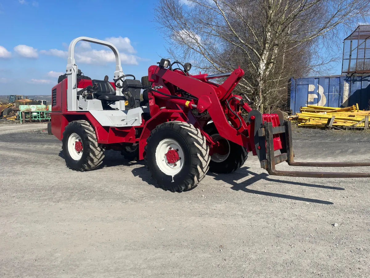 Weidemann 1490 Mini Loading Shovel - Image 1