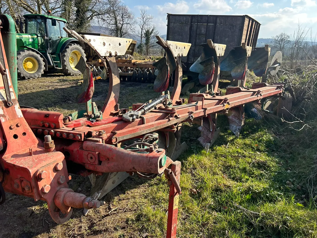 Kverneland 5 furrow plough €11950 Plus Vat - Image 2