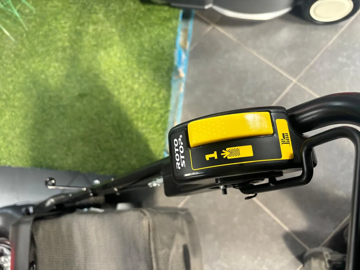 Honda HRN536 VYE walkbehind lawnmower - Image 3