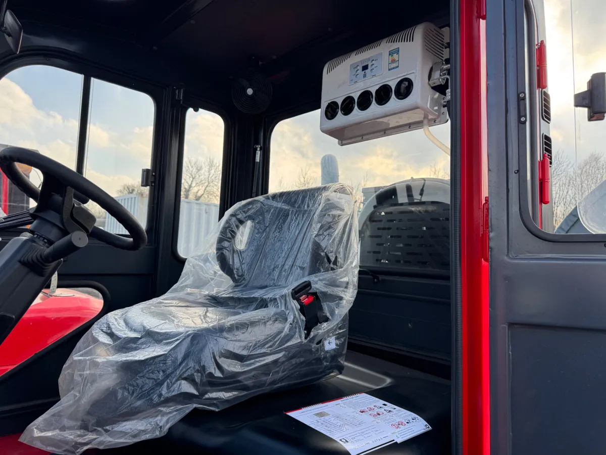 Ex demo  2025 YangFT 7 Ton Fork lift - Image 3