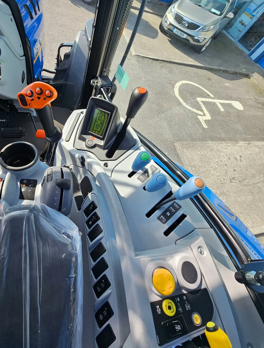NEW HOLLAND T6.145 - Image 4