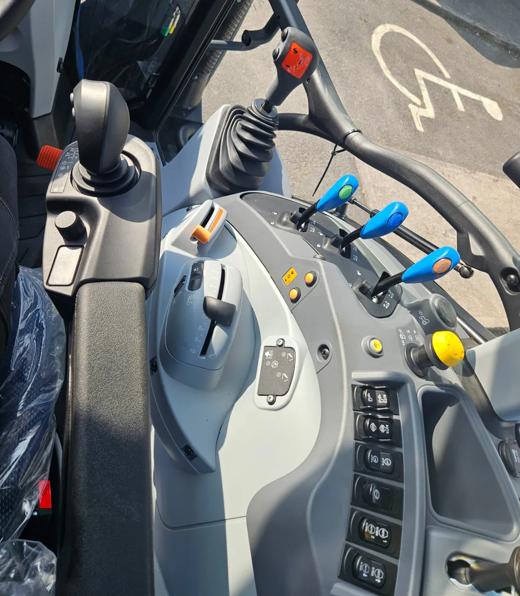 NEW HOLLAND T5.120EC - Image 3