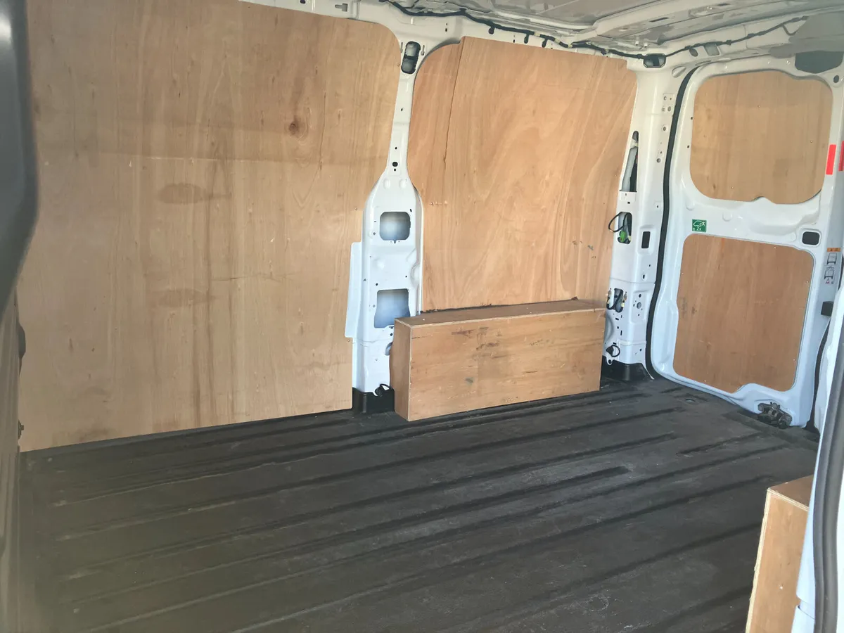 New Model Ford Transit Custom 300 Limited 2024 - Image 3