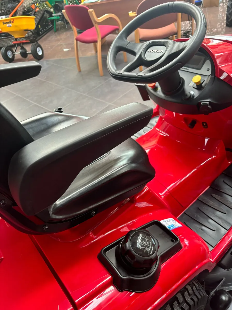 Honda Ride on Lawnmowers - Image 4