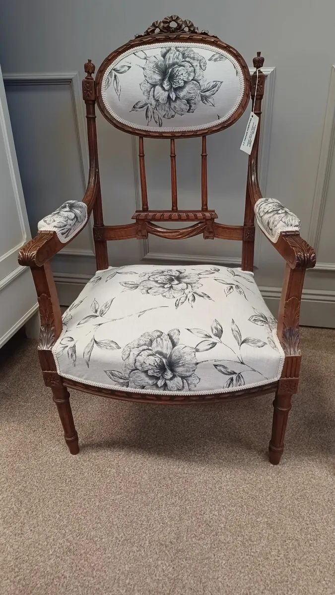 Several antique armchairs in  perfect condition - Image 3