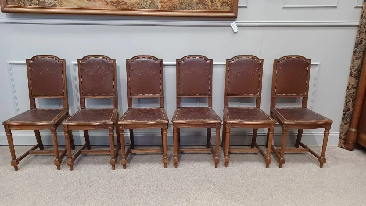 6 chairs with embossed leather - Image 1