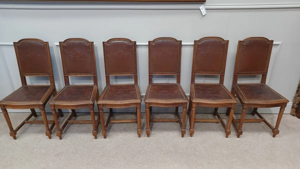 6 chairs with embossed leather - Image 2