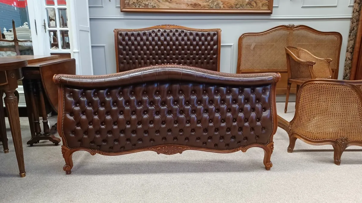 King size Capitonne and corbeille bed - Image 2