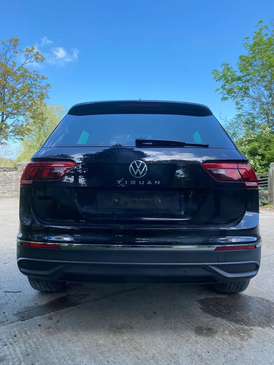 🟢2020 VOLKSWAGEN Tiguan BREAKING FOR PARTS - Image 2