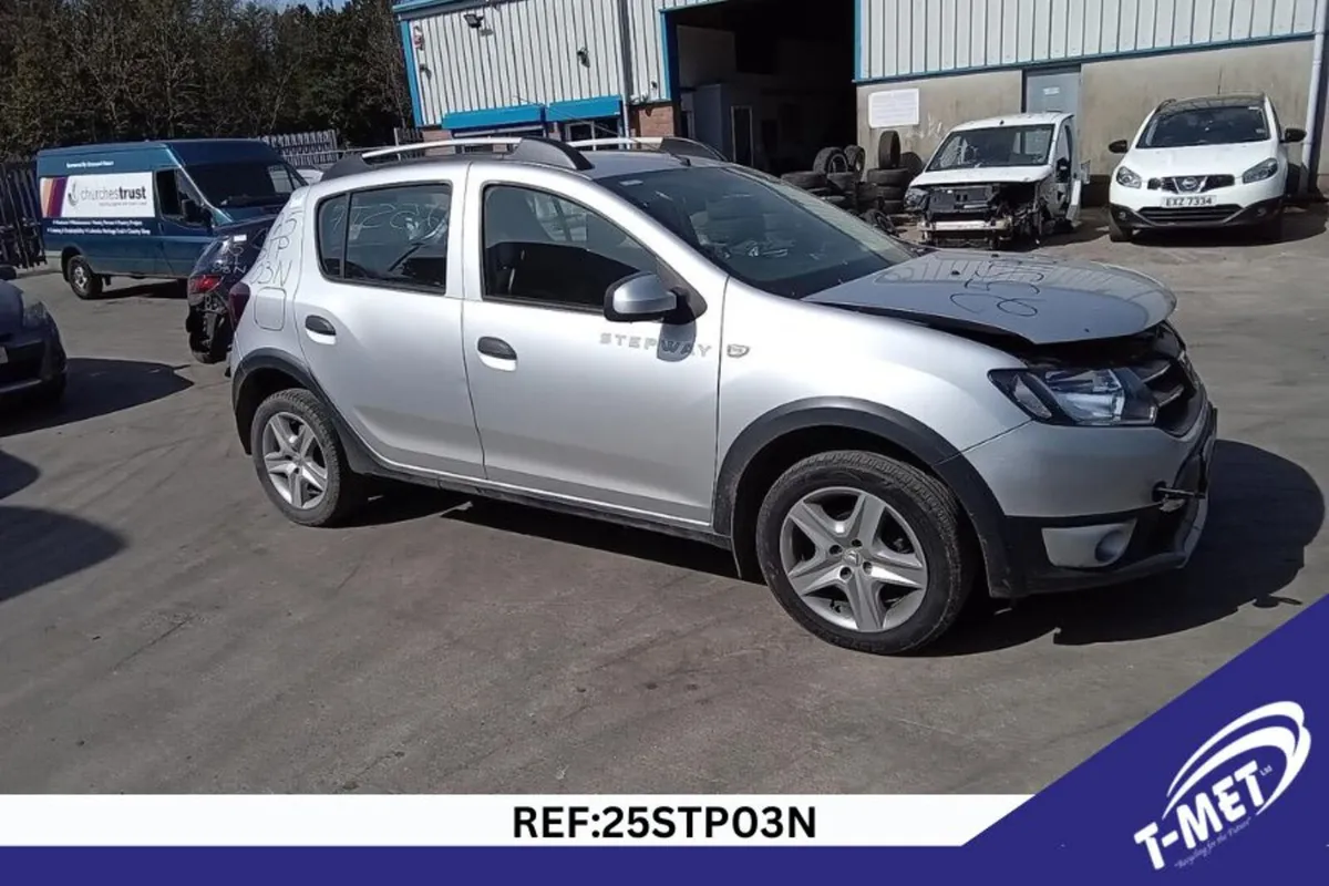 2015 DACIA SANDERO STEPWAY BREAKING FOR PARTS - Image 1