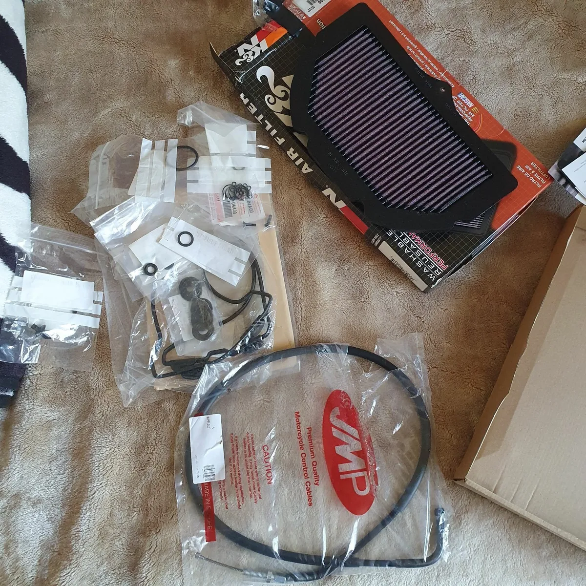 Suzuki gsxr 1000  parts - Image 3