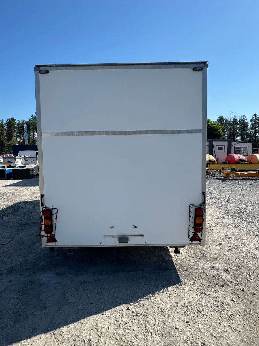 Lynton Maxi Towable Shower Unit - Image 4