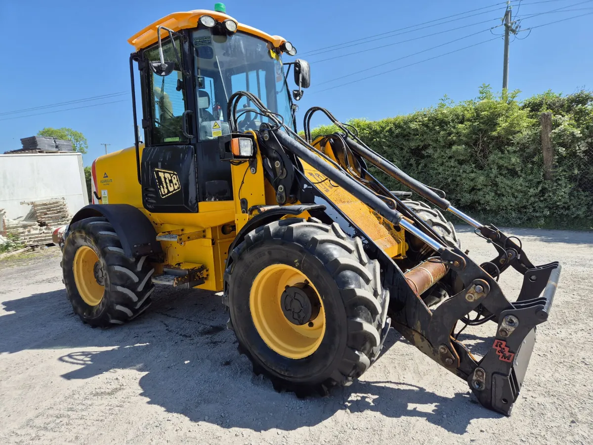 JCB 411 Loading Shovel - Image 4