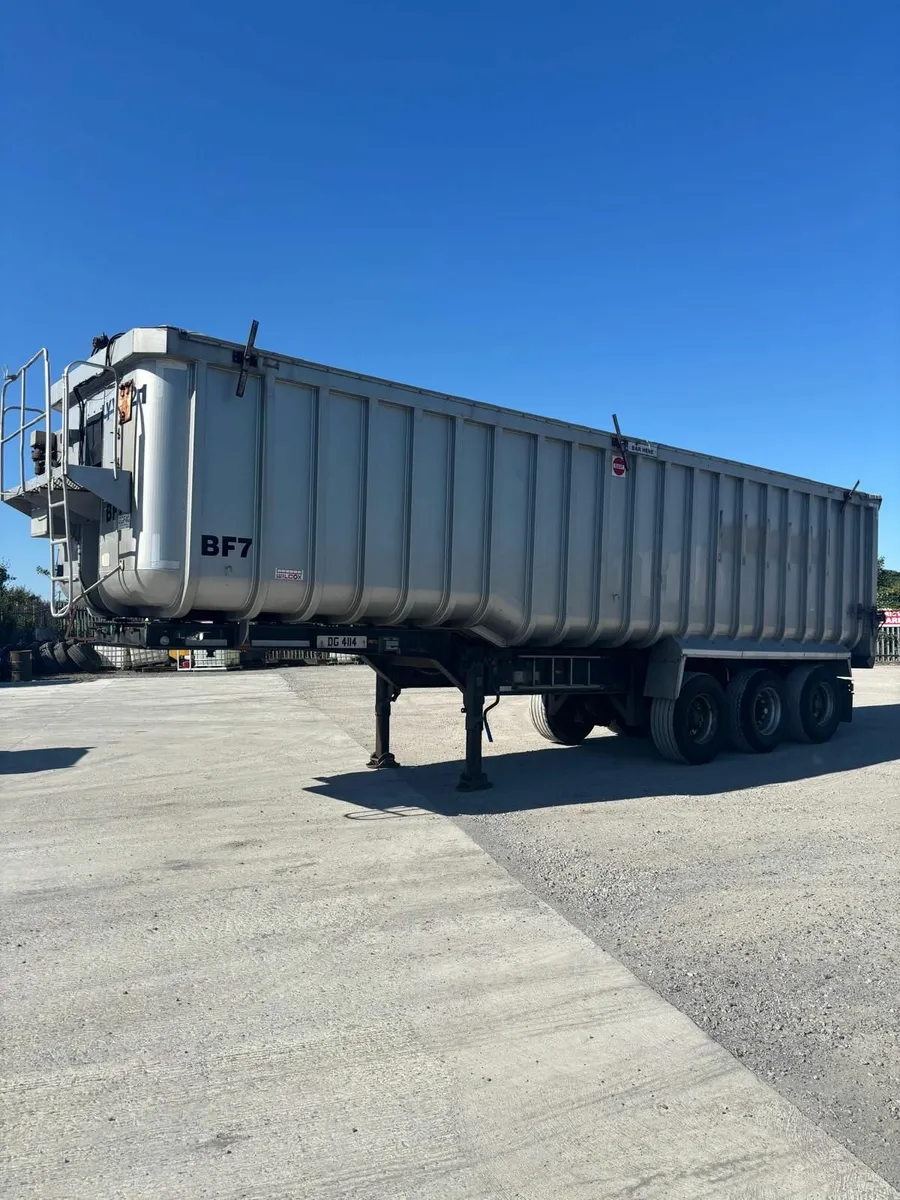 Bulk Alloy Tipping Trailer For Sale - Image 1
