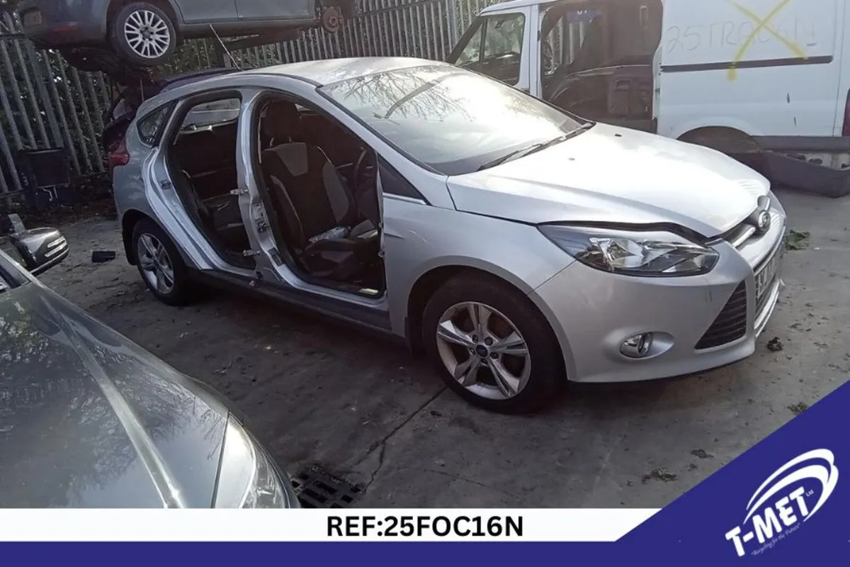 2014 FORD FOCUS BREAKING FOR PARTS - Image 2