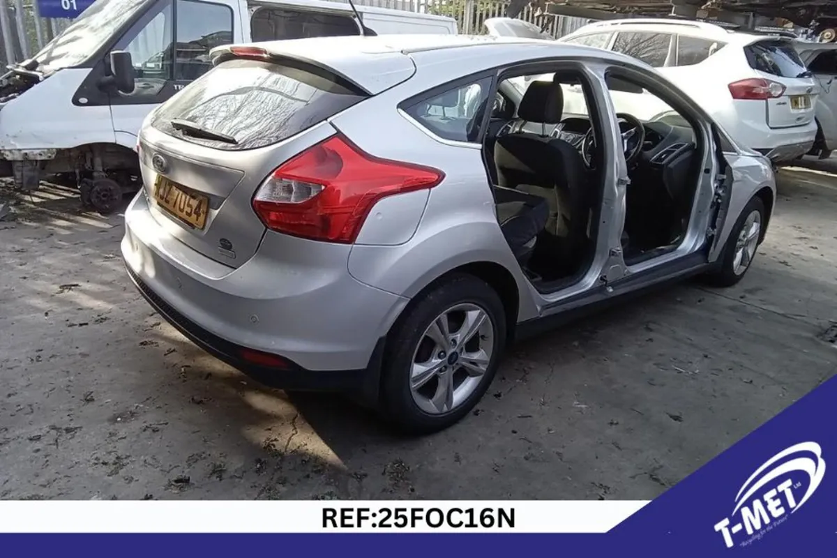 2014 FORD FOCUS BREAKING FOR PARTS - Image 4