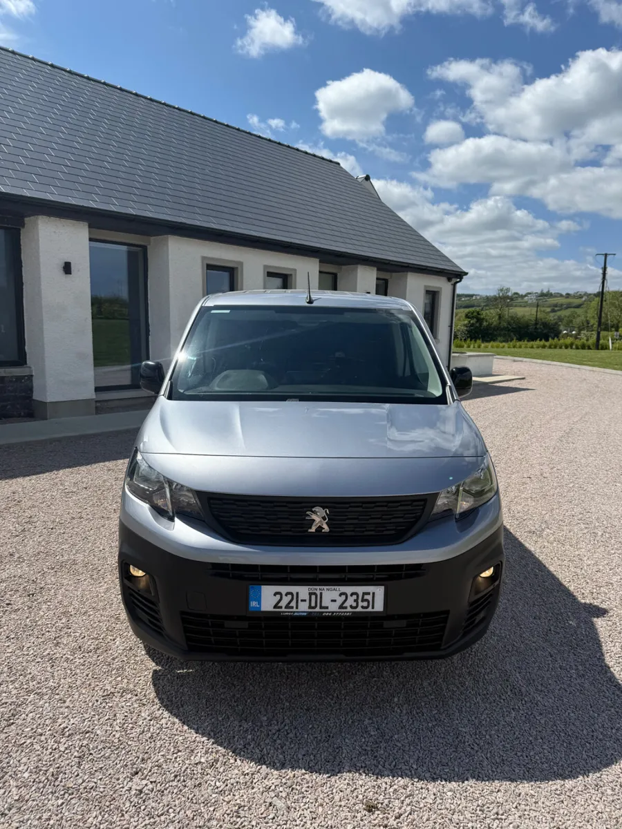 221 Peugeot Partner 100Bhp Professional - Image 3
