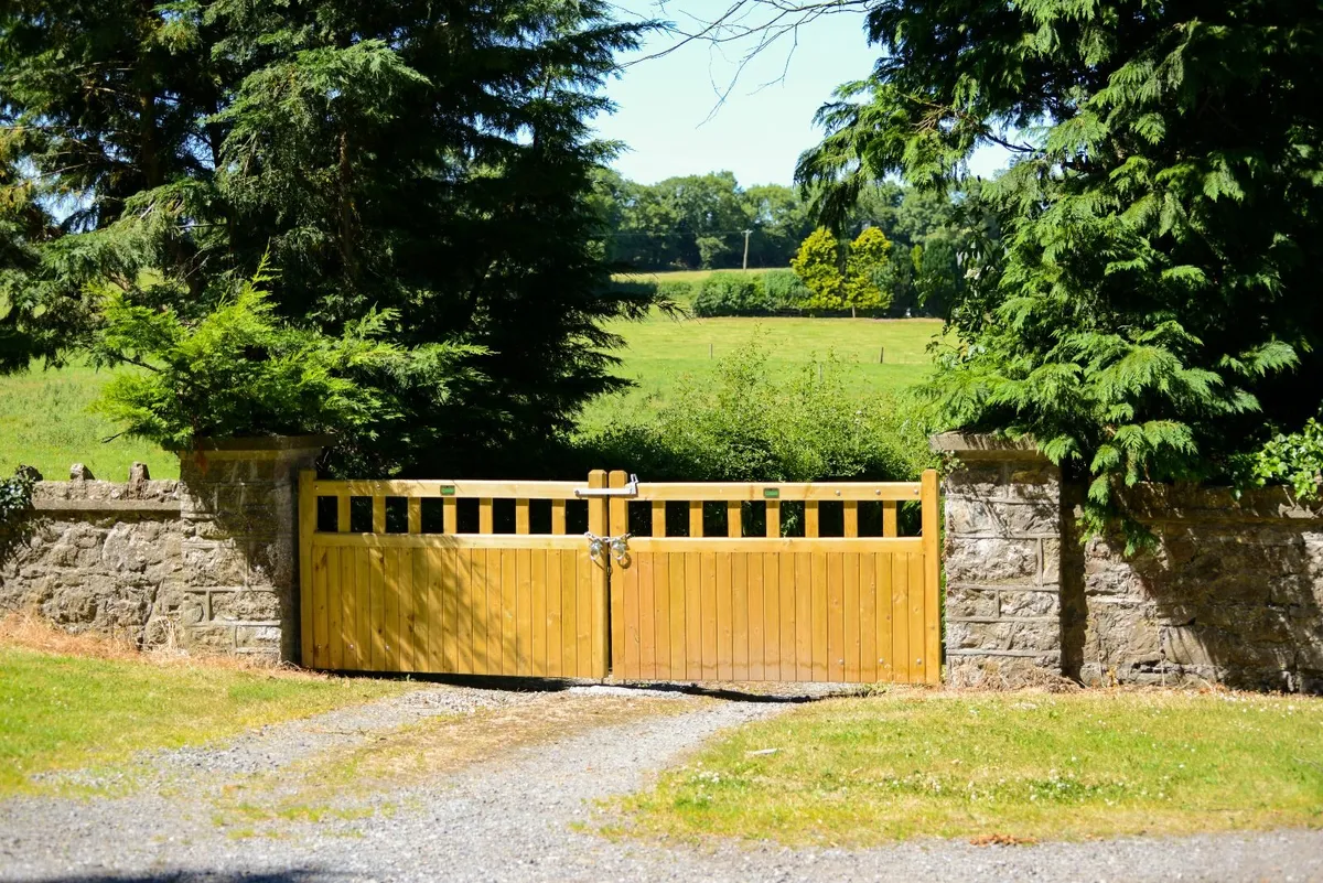 Traditional Timber Gates - Image 1