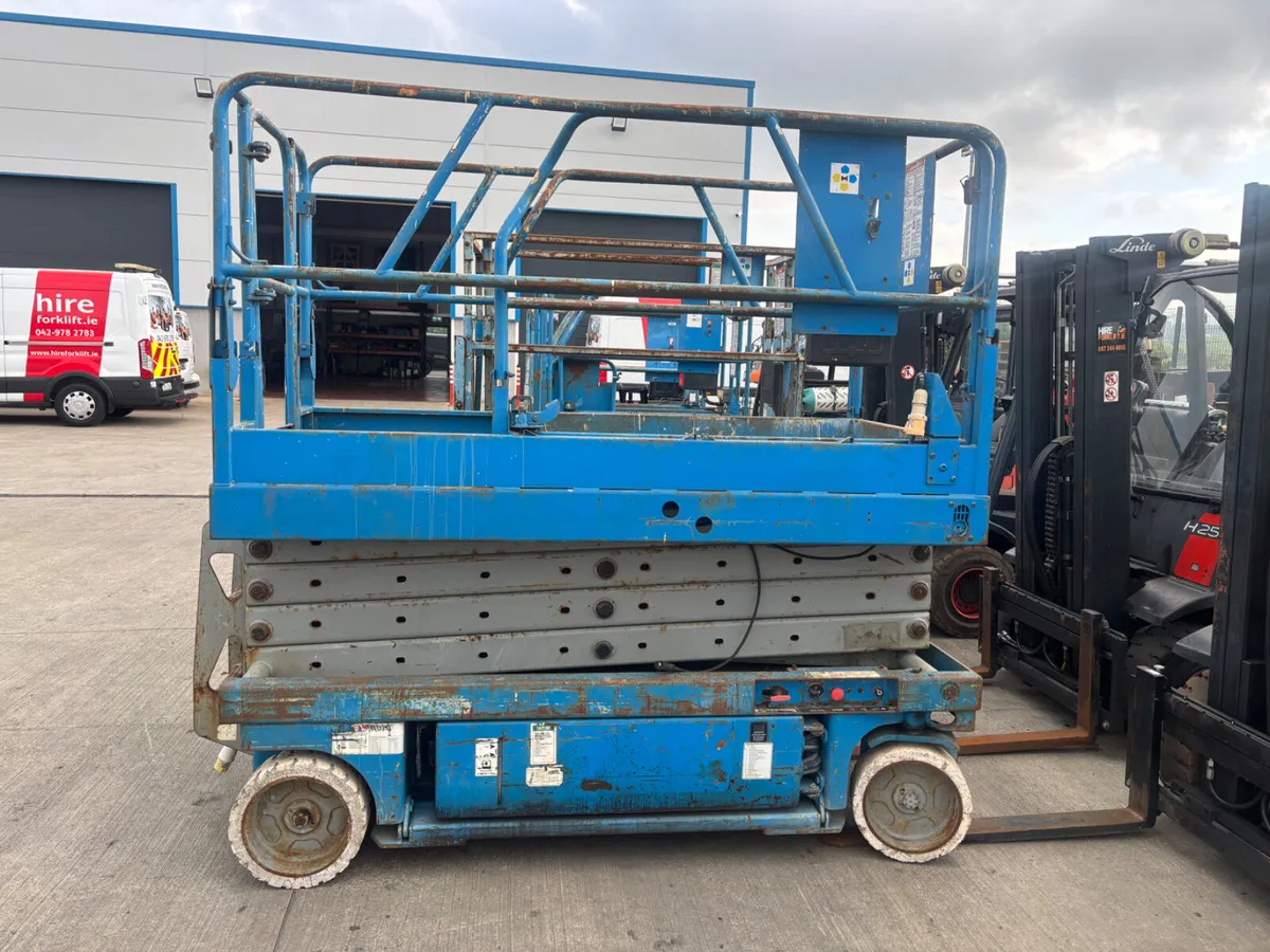 Genie scizzor lifts - Image 3
