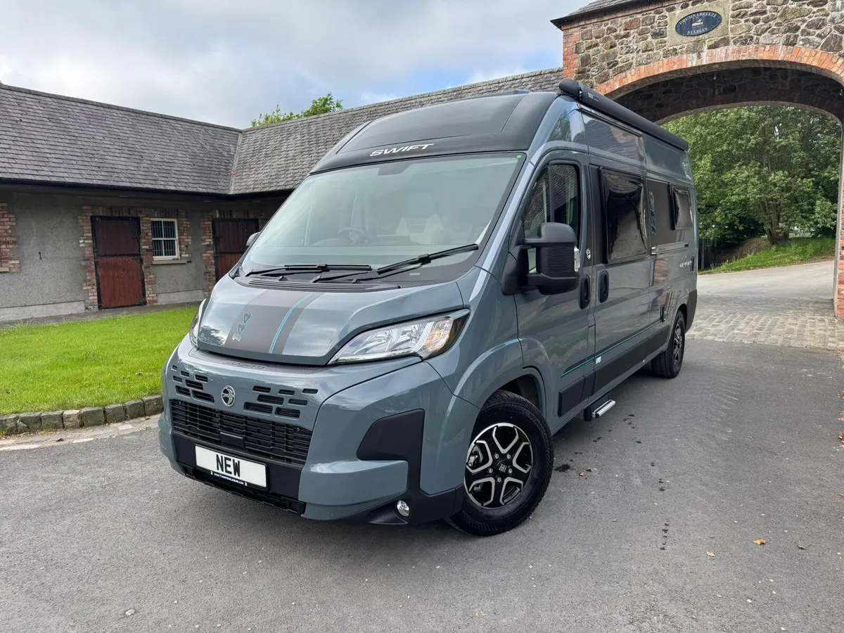 Swift Carrera 144 - Automatic - Image 1