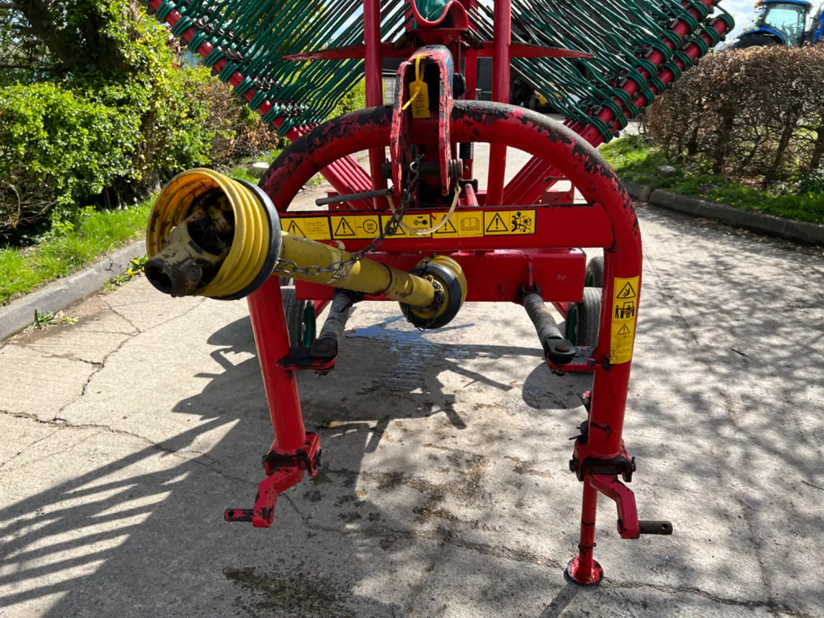 Kverneland Taarup 9142 Rake - Image 4