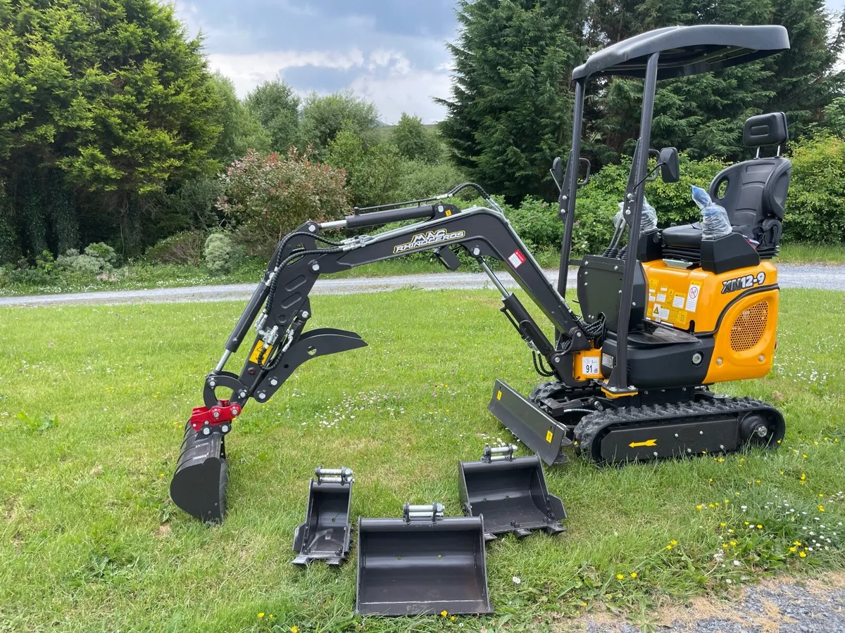 Rhino Servo 1.2T Micro Digger. Finance. - Image 1