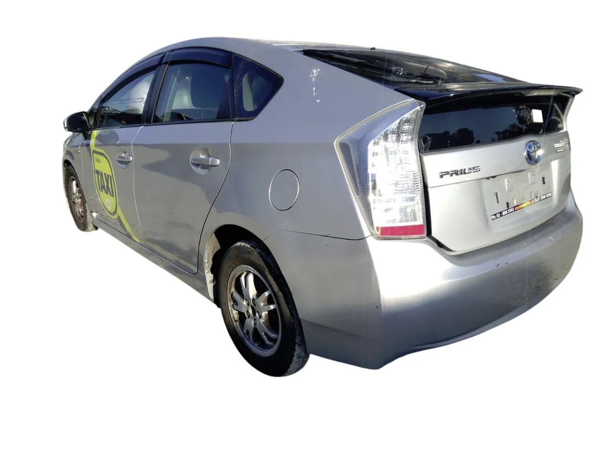 2011 TOYOTA PRIUS For Breaking/Dismantling - Image 4
