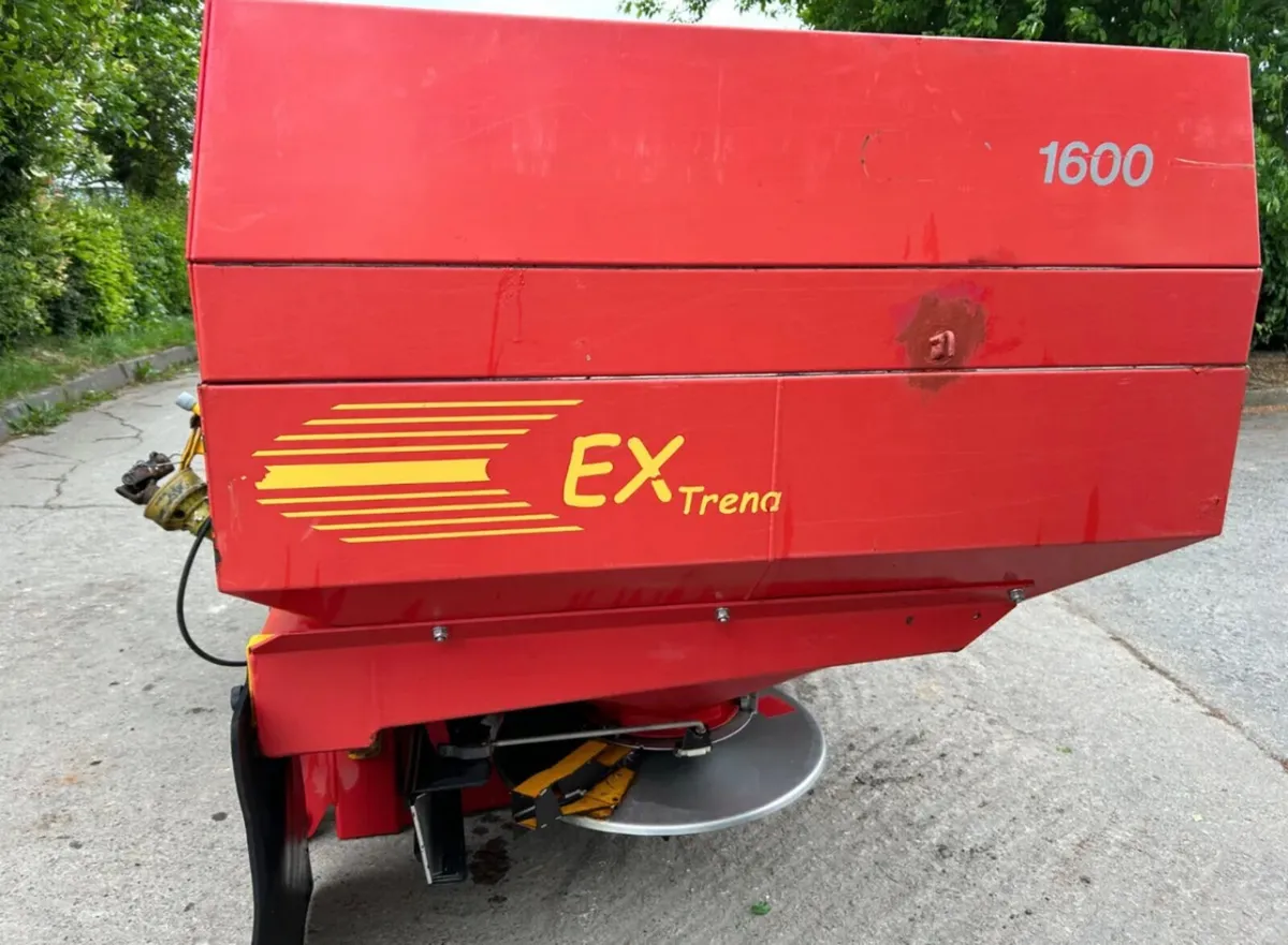KRM Ex Trena 1600 Fertiliser Sower - Image 4