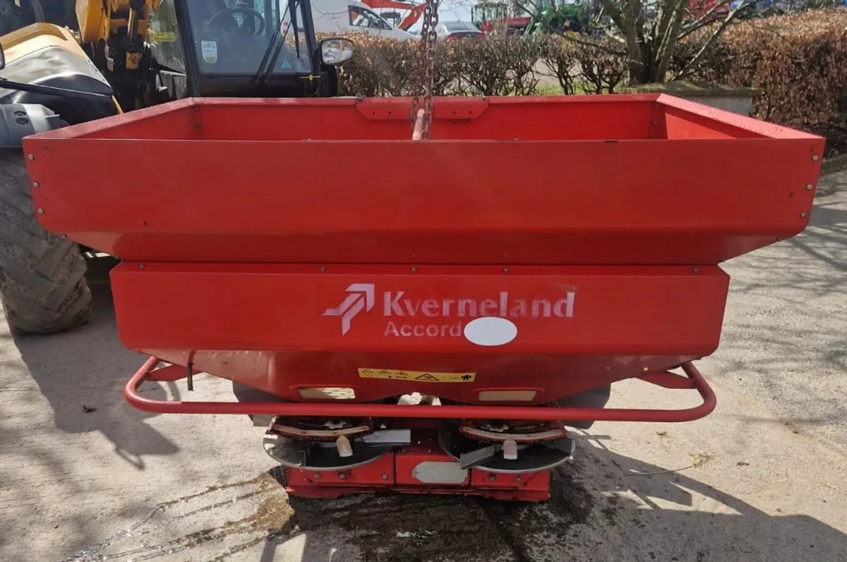 Kverneland Exacta-EL Fertiliser Sower - Image 1