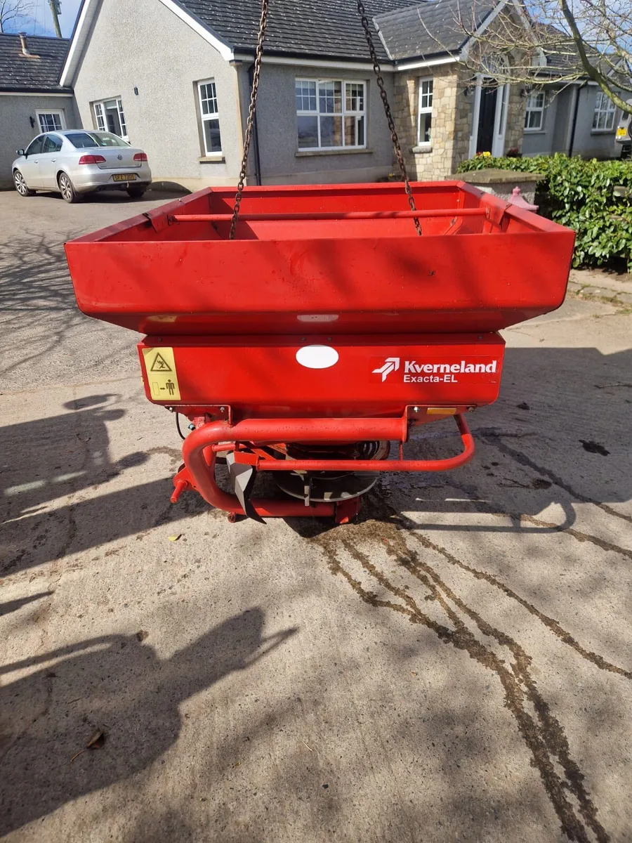 Kverneland Exacta-EL Fertiliser Sower - Image 3