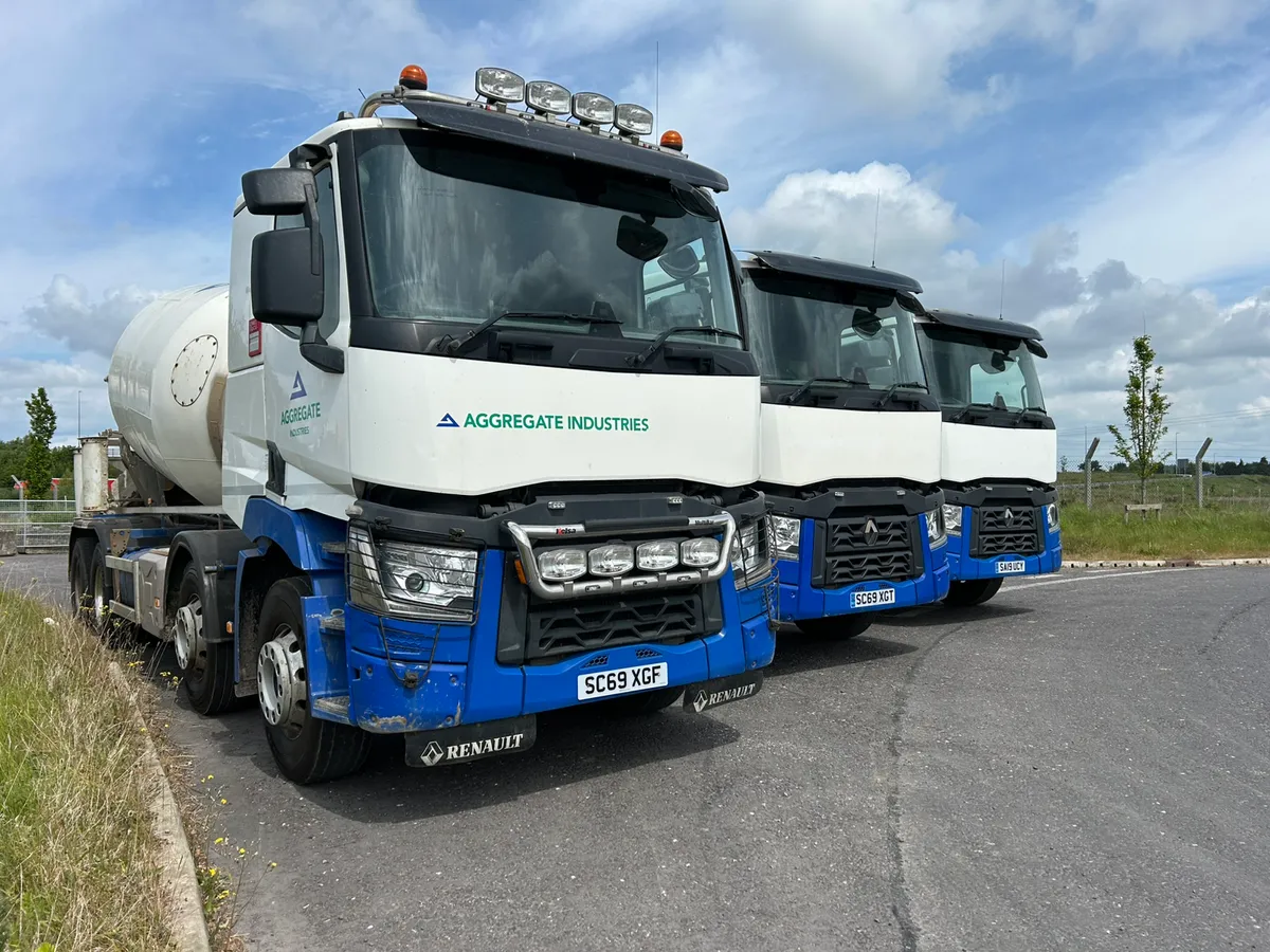 2019 Renault Mixers - Image 1