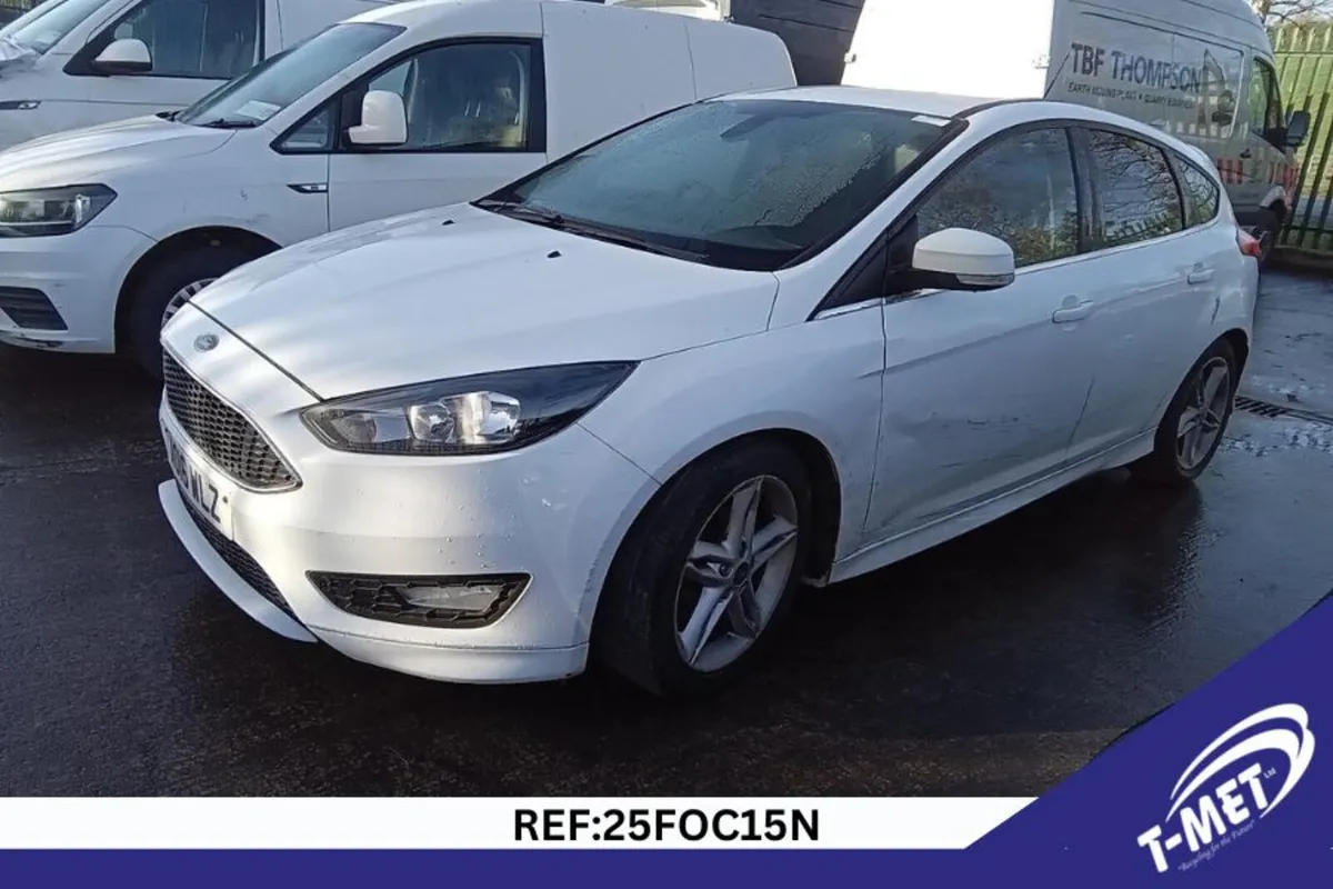 2016 FORD FOCUS BREAKING FOR PARTS - Image 2