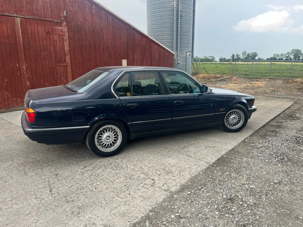 Bmw 730i e32 - Image 1