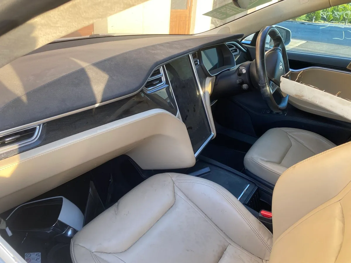 2016 Tesla Model S 90D for parts - Image 2