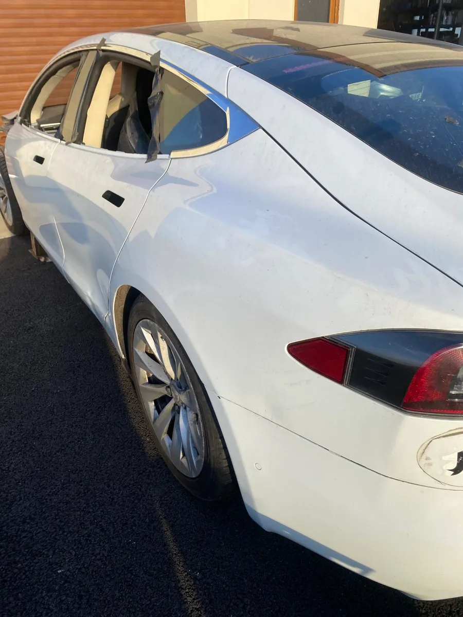 2016 Tesla Model S 90D for parts - Image 3