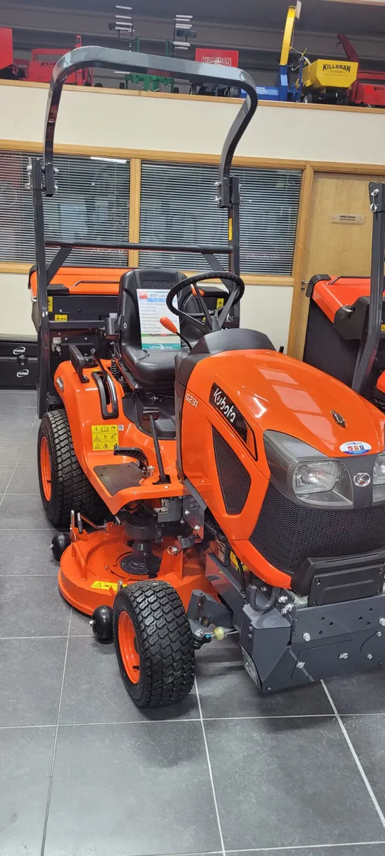 New Kubota G231LD Ride-on Lawnmower - Image 2