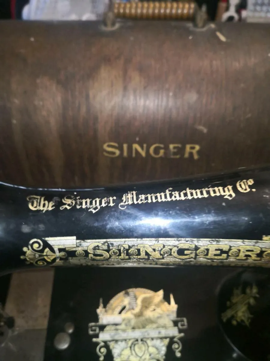 1920s Singer with bentwood case - Image 4