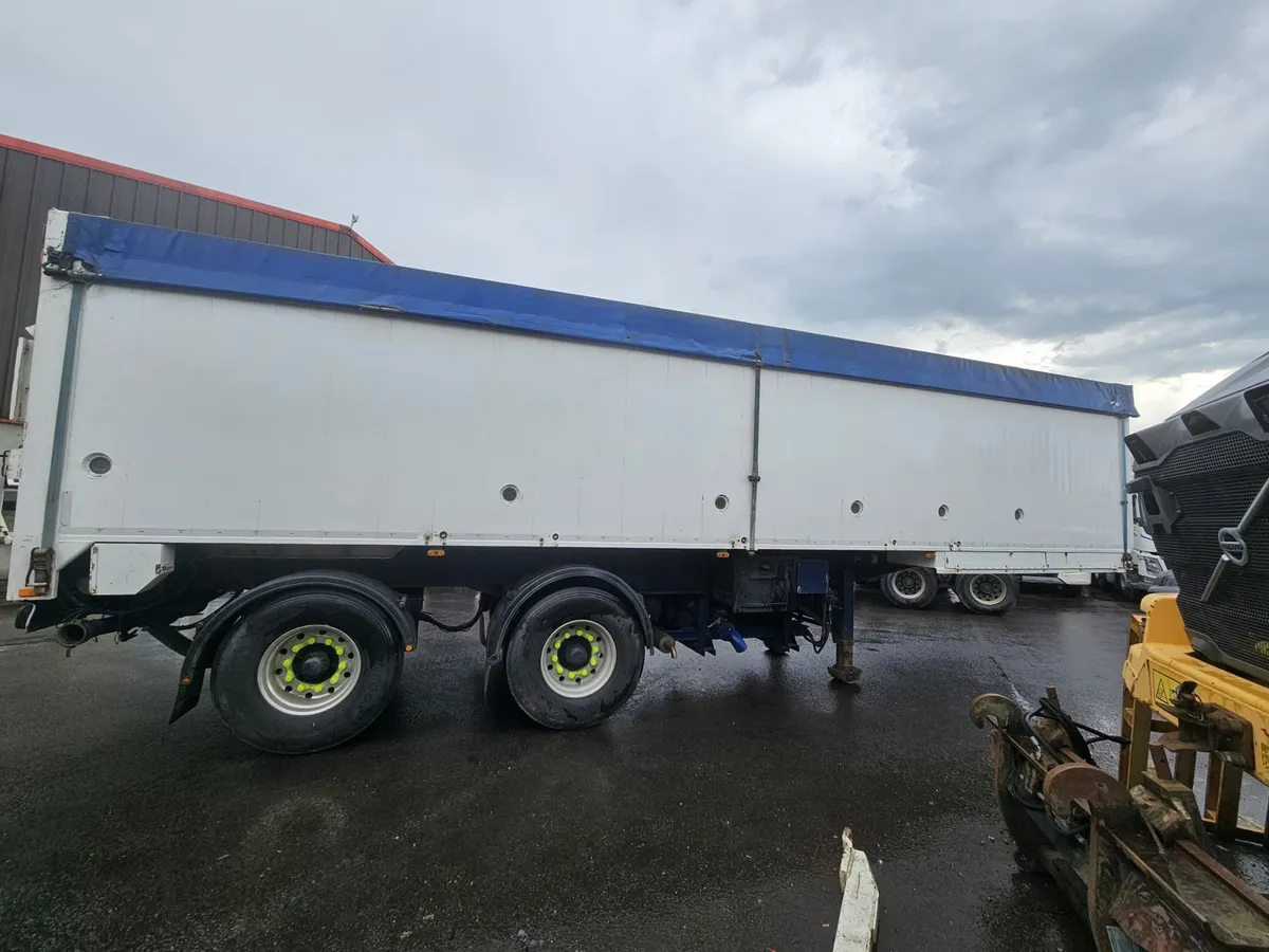 Untied blower trailer - Image 1