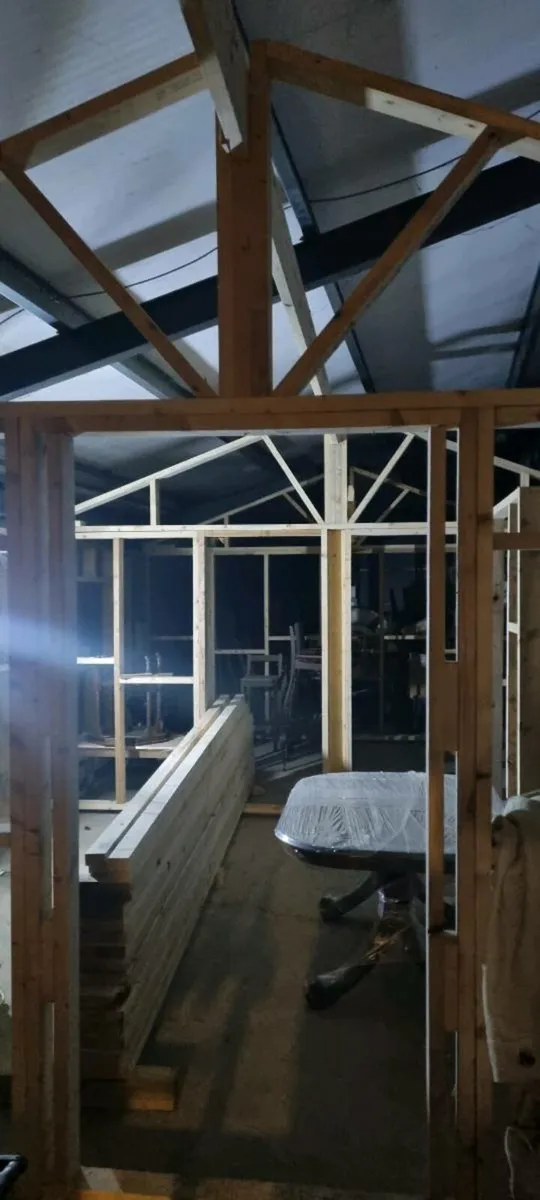 Partially completed log cabin - Image 4