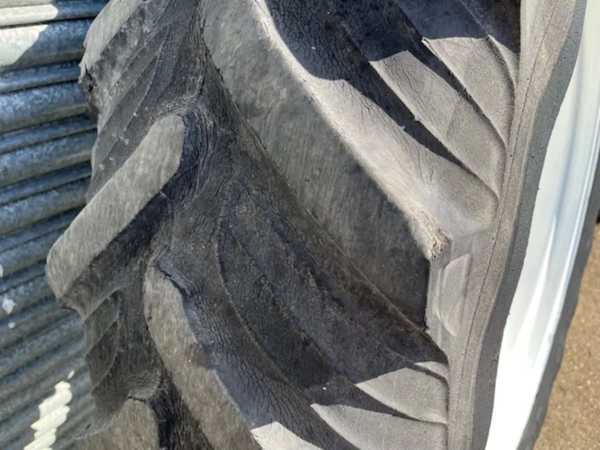 16.9 x 38 New Holland Wheels c/w Tarus Tyres - Image 4