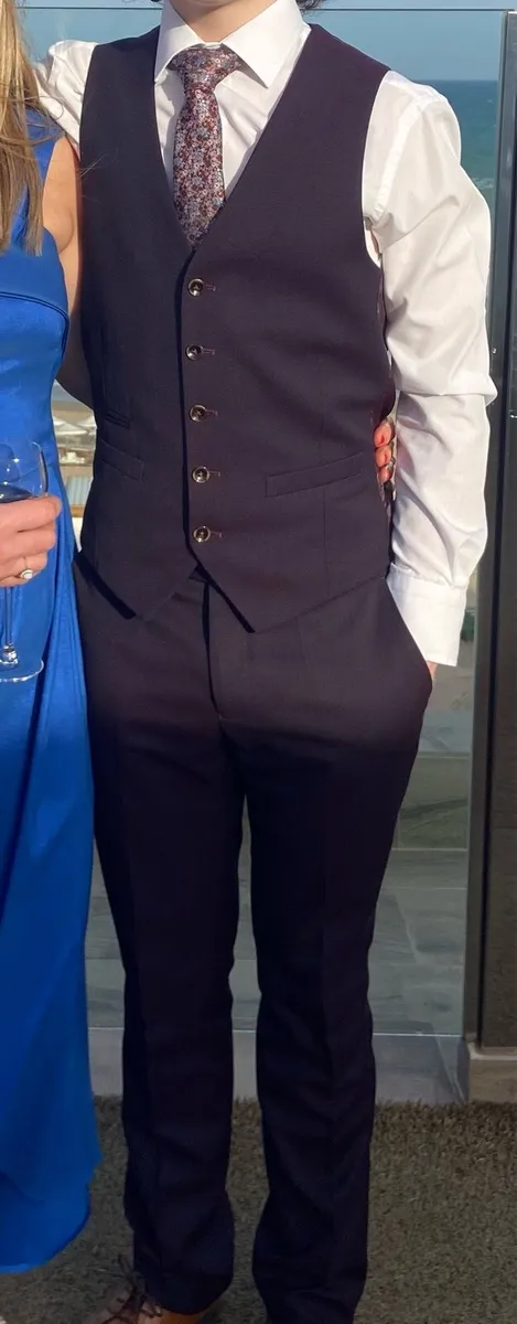 Men’s Suit - Image 2