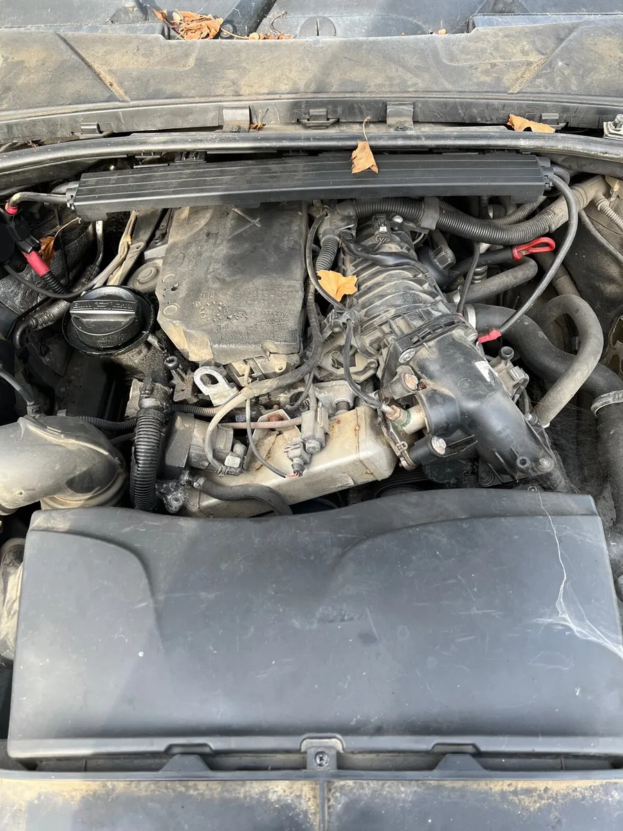 Breaking bmw e90 3 series 320d 2011 - Image 4