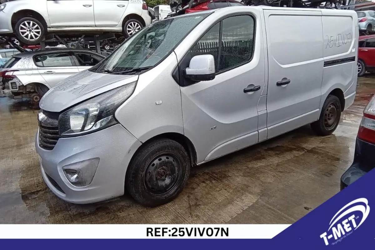 2015 VAUXHALL VIVARO BREAKING FOR PARTS - Image 1