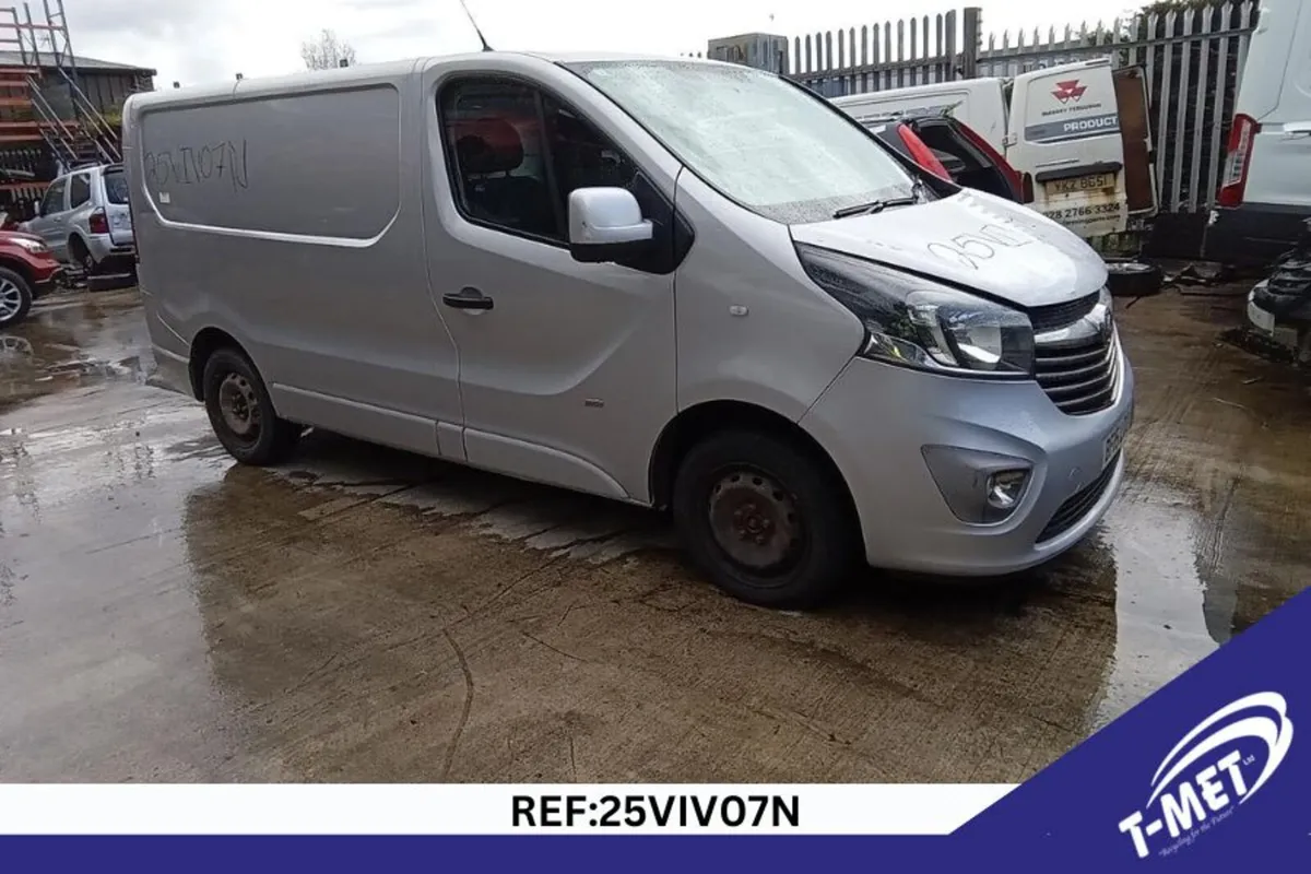 2015 VAUXHALL VIVARO BREAKING FOR PARTS - Image 2