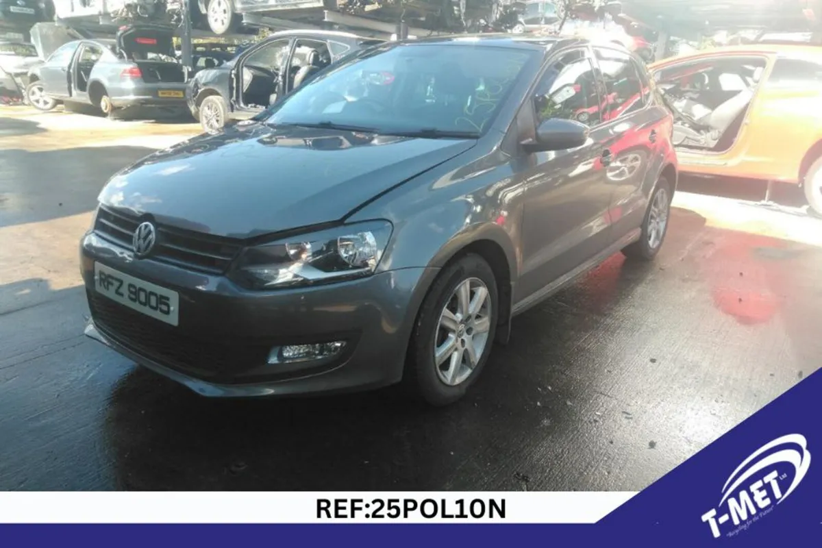 2011 VOLKSWAGEN POLO BREAKING FOR PARTS - Image 2